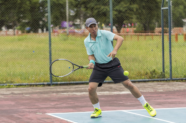 Tennisser in actie - Foto, afbeelding