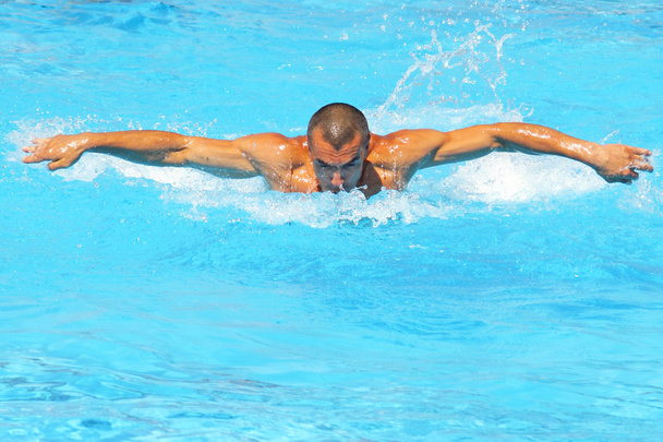 Hard swim training - Фото, изображение