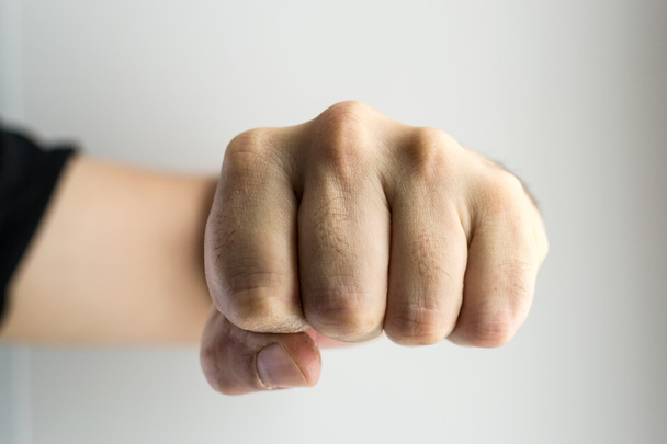 Puristi valkoinen mies nyrkki nyrkkeily
 - Valokuva, kuva