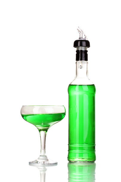 Tasty green cocktail isolated on white - Foto, afbeelding