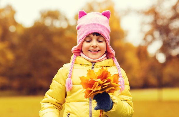 happy beautiful little girl portrait outdoors - Foto, Imagem