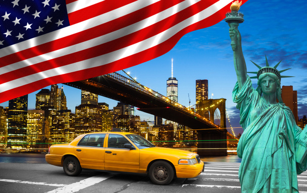 New York City met Liberty standbeeld ad yellow cab - Foto, afbeelding