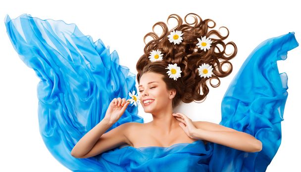 Woman Smelling Flower, Happy Girl Flowers Hair Style in Cloth - Foto, Imagen