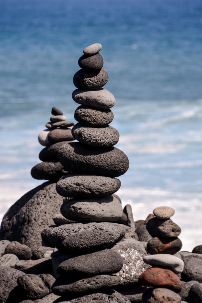 Pilha de pedras na praia do mar - Foto, Imagem