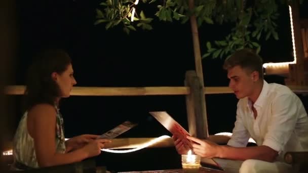 romantisch diner in restaurant - Video