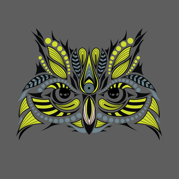 Patterned colored head of the owl. African / indian / totem / tattoo design. It may be used for design of a t-shirt, bag, postcard and poster. - Vektor, Bild