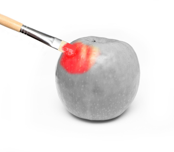 Handbemalung eines frischen roten nassen Apfels - teils schwarz-weiß, teils farbig - Foto, Bild