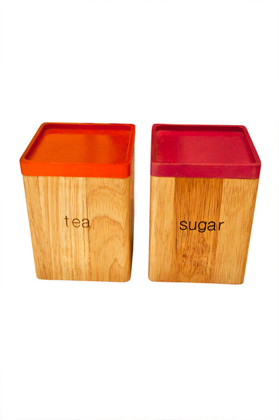 el Almacenamiento la caja de madera del té y el azúcar aislado sobre el fondo blanco
 - Foto, Imagen