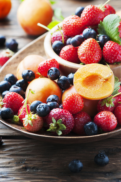 summer fruits and berries - Zdjęcie, obraz