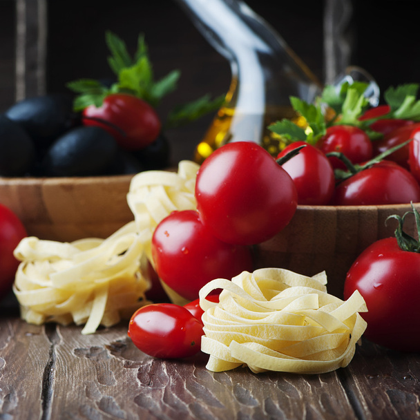 Italian spaghetti with tomatoes - Φωτογραφία, εικόνα