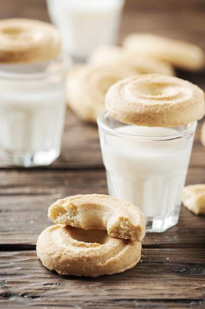 Sweet cookies with milk  - Zdjęcie, obraz
