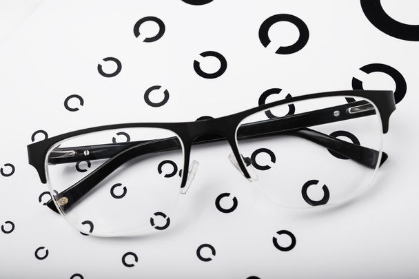 окуляри для очей на екзамені фокуса
 - Фото, зображення