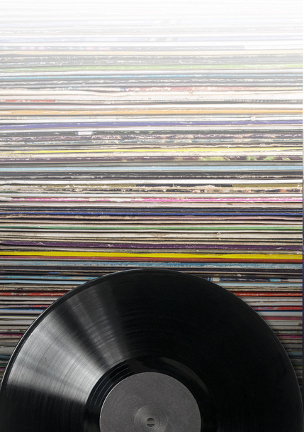 Pilha de discos de vinil antigos
. - Foto, Imagem