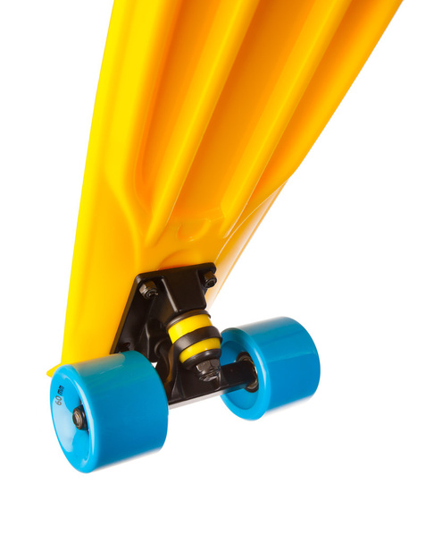 стрибки копійки скейтборд, вид знизу, ізольовані на білому
 - Фото, зображення