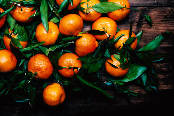Fresh Ripe Tangerines with leaves  - Valokuva, kuva