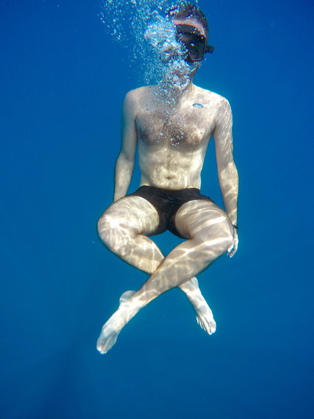 Underwater meditation man - Zdjęcie, obraz