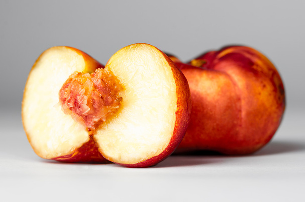 Ripe peach - Фото, изображение