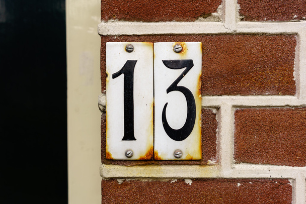 Hausnummer 13 - Foto, Bild
