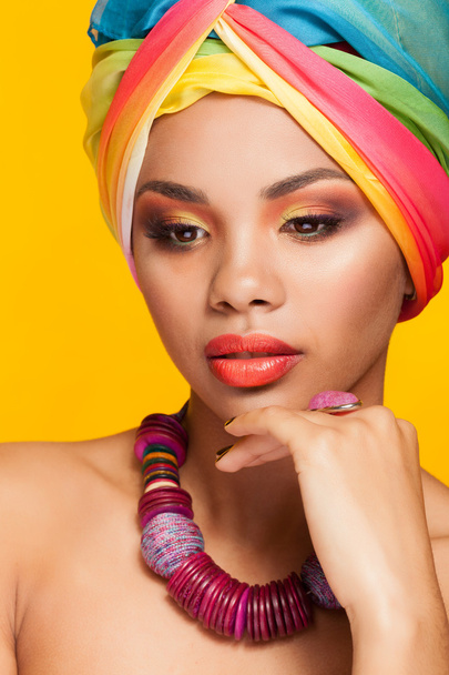 Portrait of african ethnic girl with turban - Foto, imagen