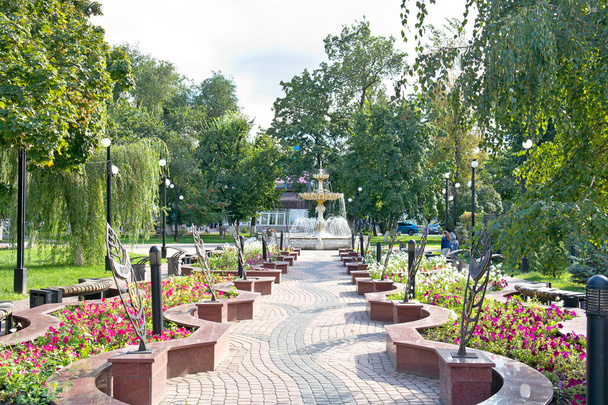 City Belgorod. Avenue of friendship cities-brothers - Foto, Imagem