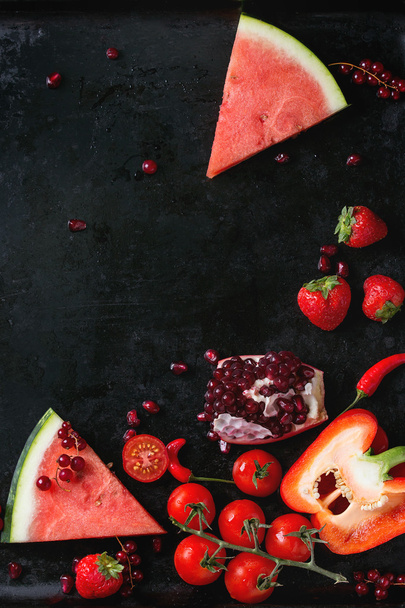 Red fruits and vegetables - Foto, immagini