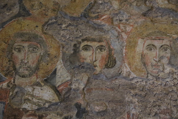 Βυζαντινή τοιχογραφία από την αρχαία εκκλησία της Παναγίας στη Ρωμαϊκή αγορά - Φωτογραφία, εικόνα