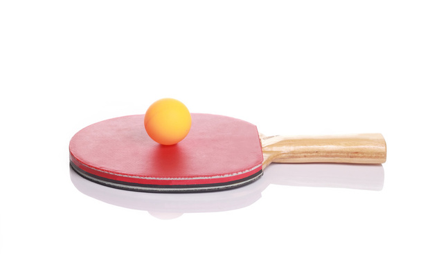 Tênis de mesa com bola amarela
  - Foto, Imagem