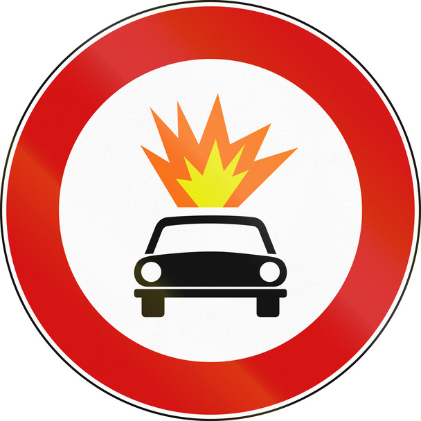Señal de tráfico utilizada en Italia - prohibidos los vehículos que transporten materiales explosivos o inflamables
 - Foto, Imagen