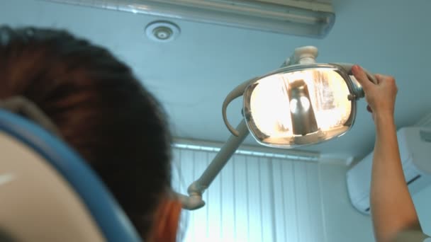 Dentist is preparing to treatment. 2 Shots - Metraje, vídeo