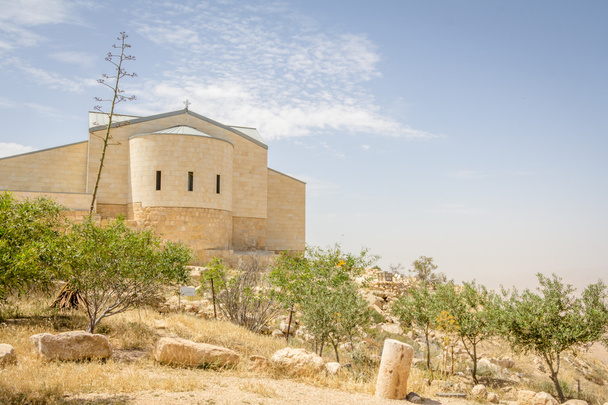 Monestry au sommet du mont Nebo en Jordanie où Moïse a vu le H
 - Photo, image
