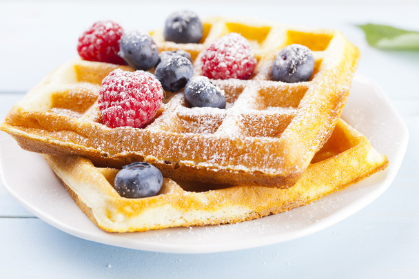 Homemade waffles with fruit  - Zdjęcie, obraz
