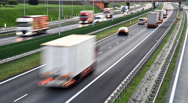 Τεσσάρων λωρίδων αυτοκινητόδρομος στην Πολωνία - Φωτογραφία, εικόνα