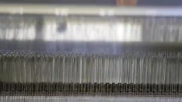  automatisoitu tuotantotekniikka tekstiilitehtaalla
 - Materiaali, video