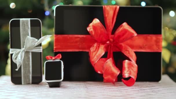 Tablet pc, smartphone και smartwatch για τα Χριστούγεννα - Πλάνα, βίντεο