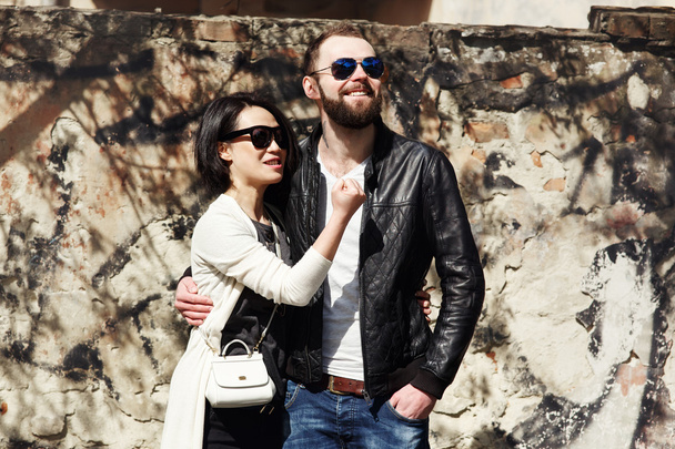 módní pár v sluneční brýle - Fotografie, Obrázek