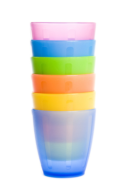 Tasses en plastique colorées pour enfants
 - Photo, image