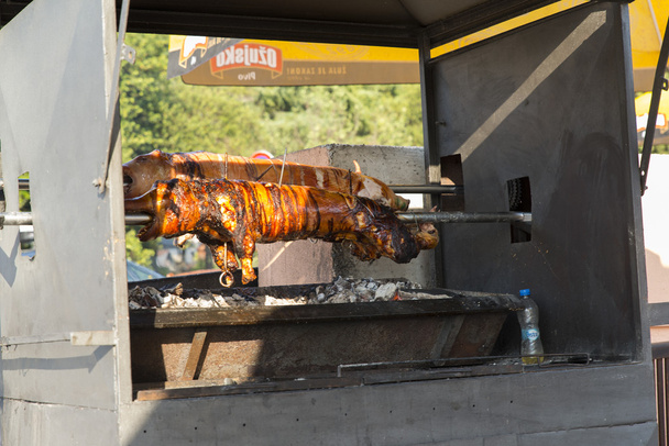 ızgarada pişmiş küçük domuz eti ile et lokantası - Fotoğraf, Görsel