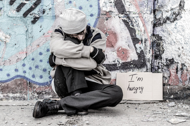 Hombre desesperado sin hogar
 - Foto, Imagen