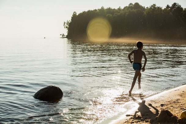 Boy runs on water - Fotografie, Obrázek
