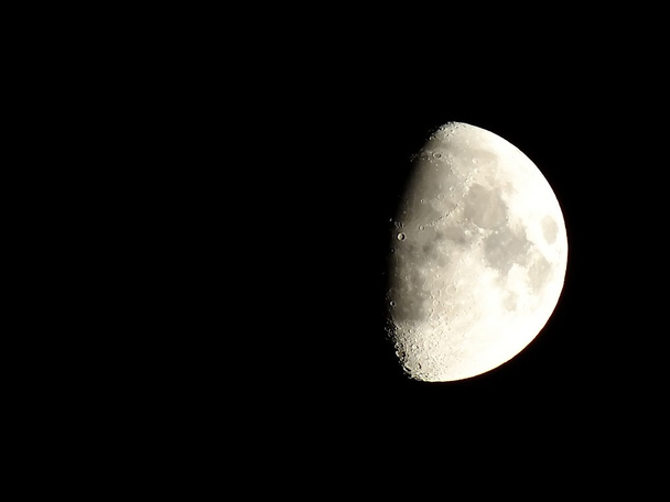 Луна
 - Фото, изображение
