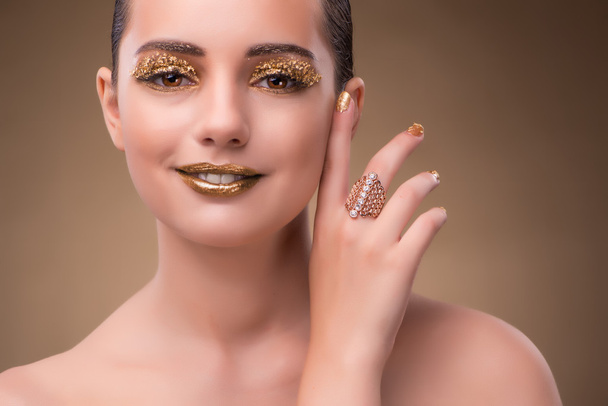 Elegant woman with jewellery in fashion concept - Foto, imagen