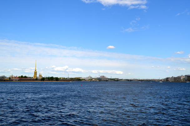 Saint Petersburg taken from the water - Foto, Bild