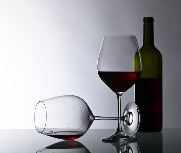 bottle and glass of red wine  - Fotografie, Obrázek