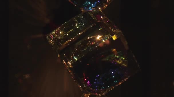 Абстрактний куб темрява підвіски
 - Кадри, відео