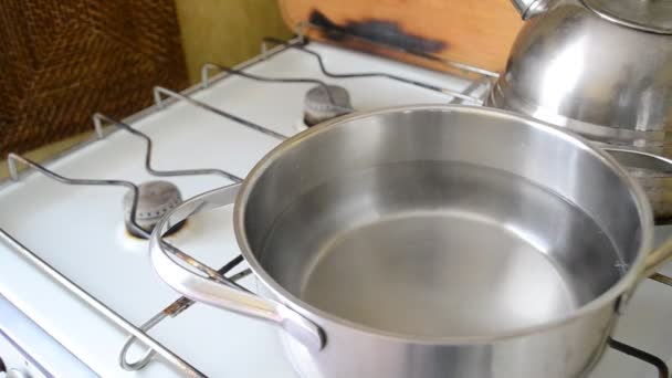 Water starts to boil in saucepan - Footage, Video