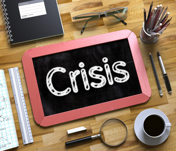 Crisis - tekst op kleine schoolbord. 3D illustratie. - Foto, afbeelding