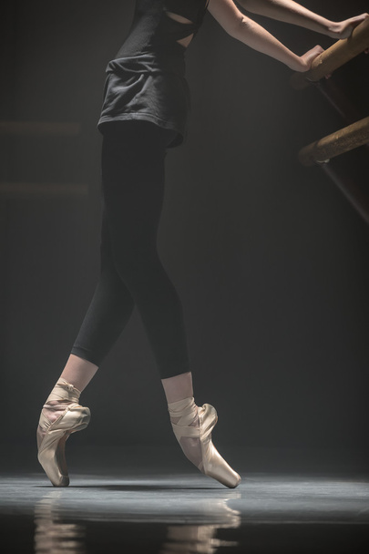 Beine der Ballerina - Foto, Bild