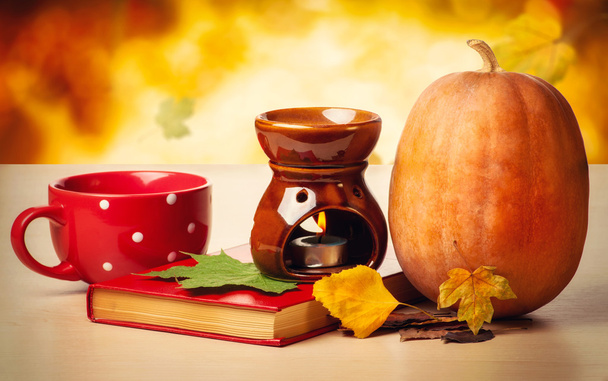  book, pumpkin and cup - Foto, Imagen