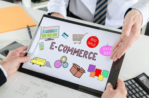 E-commerce έννοια σε ένα πρόχειρο - Φωτογραφία, εικόνα