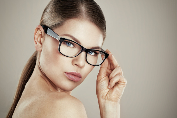 Pretty female in eyeglasses - Foto, imagen